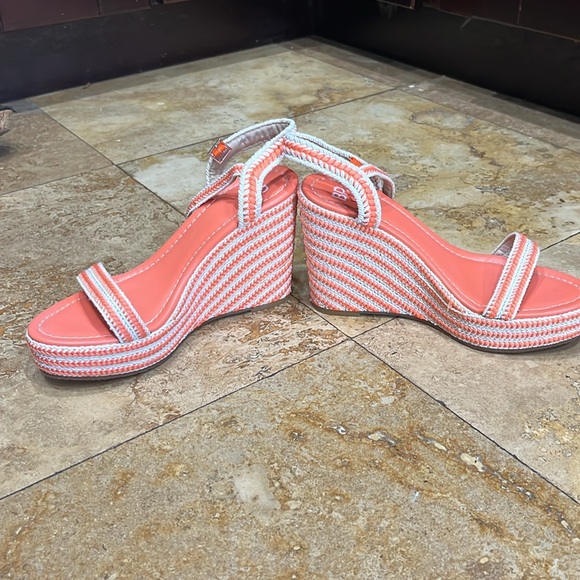 BP coral and tan wedges size 8 - Picture 2 of 5